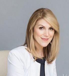 Investor Pitch Coach Lisa Elia prepares clients to effectively and confidently pitch to investors.